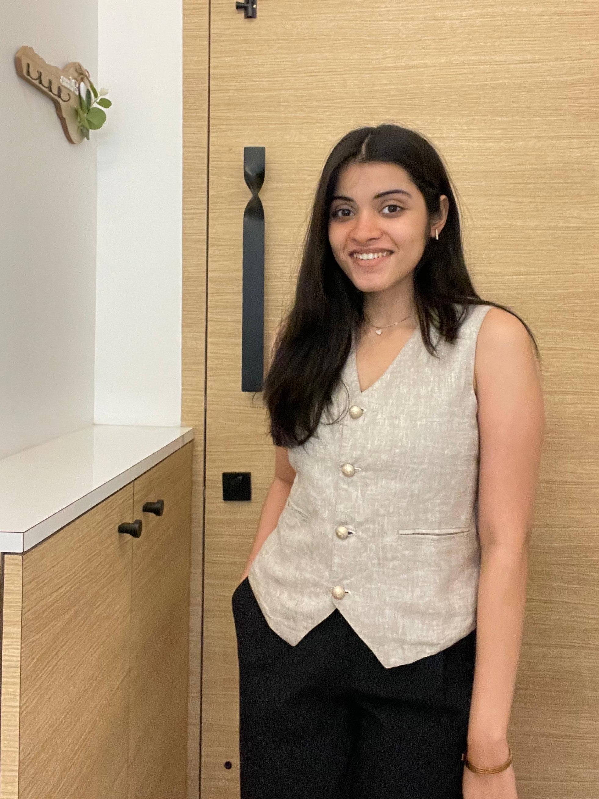 Pearl Button Pure Linen Waistcoat in Beige 