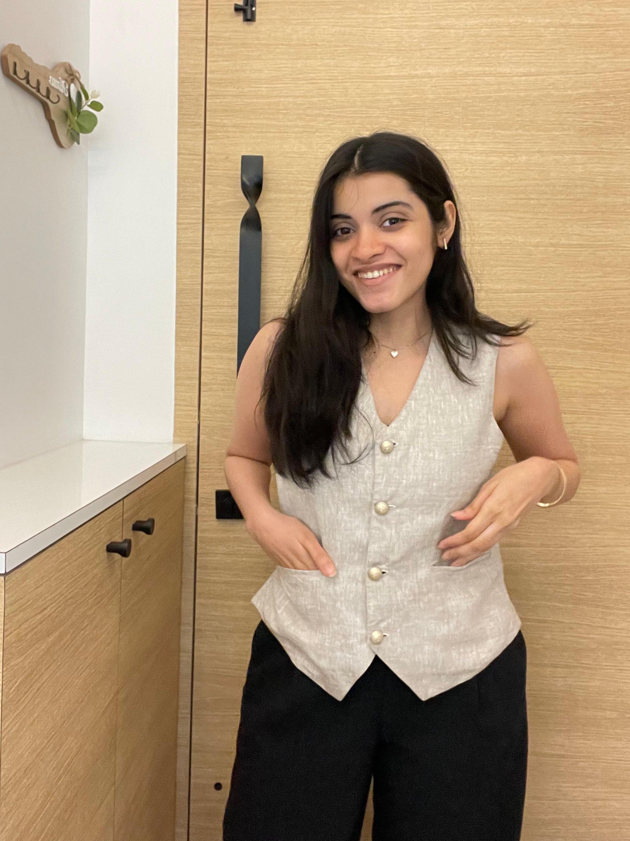 Pearl Button Pure Linen Waistcoat in Beige 