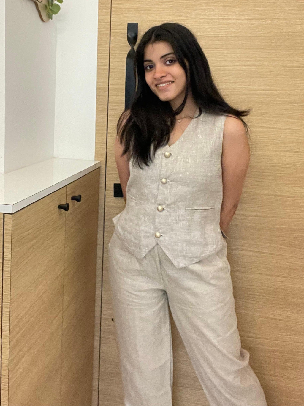 Pearl Button Pure Linen Waistcoat in Beige 