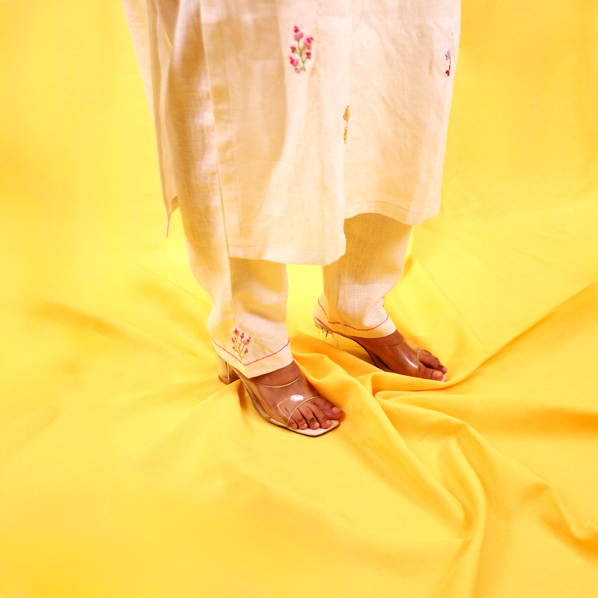 Pearl White Blossom Linen Set